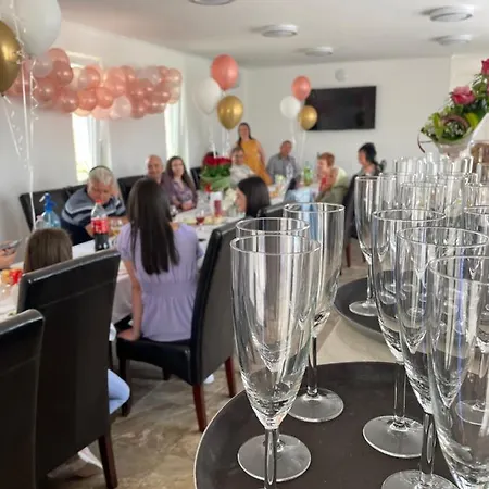 Bor-vendeghaz Gasthuis